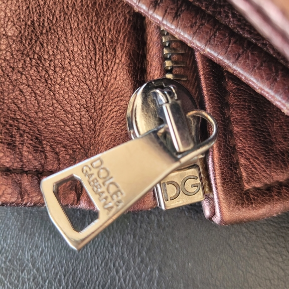 Mens authentic Dolce & Gabanna Aubergine metallic leather coat. - Picture 3 of 7